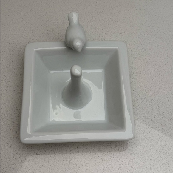 White Ceramic Porcelain Bird Ring Holder - Picture 4 of 10